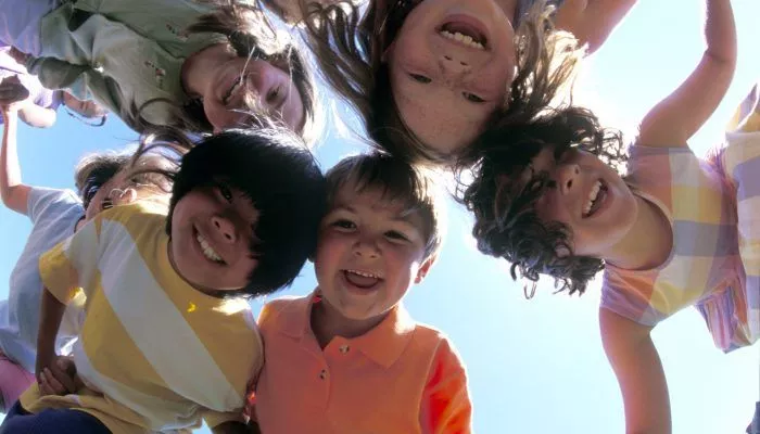 Psicoterapia en talleres y grupos infantiles en Valladolid, diseñada para fomentar el bienestar emocional y social de los niños en un entorno grupal. Psicoterapia en talleres y grupos infantiles en Valladolid, ofreciendo apoyo emocional y desarrollo social a través de actividades grupales